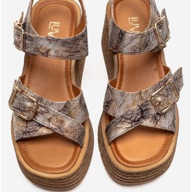 Resim Luvishoes Mırette Altın Desenli Hakiki Deri Kadın Dolgu Tabanlı Sandalet 