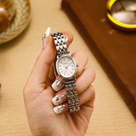 Resim 1 Şık Gümüş Renkli Kadın Yuvarlak Kadranlı Bilezik Saat Tatil Hediyesi 