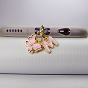 Resim 1 adet Yaratıcı Pembe Kelebek ve Harf Cep Telefonu Toz Fişi / Avrupa Tarzı 26 Büyük Harf Kolye Cep Telefonu Asma Süsü / Zarif / Cihazınızı Koruyun Tatil Kullanın / Kadınlar için Uygun İdeal Tatil Hediyesi 