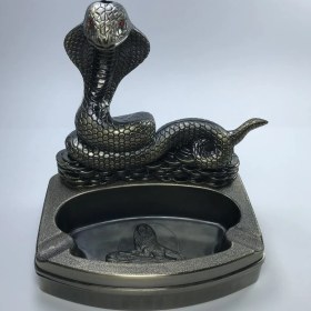 Resim Kobra Figürlü Metal Çakmaklı Masa Küllüğü 