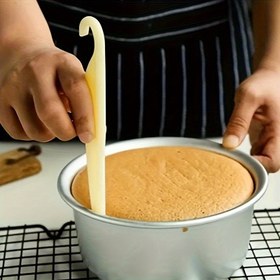 Resim 1 adet Kek Soyma Bıçağı Kalıp Çıkarma Bıçağı Kek Kalıpları için Hasarsız Kek Soyma Bıçağı Fırın Araçları Kek Dükkanı Kullanımı için 