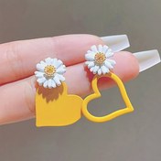 Resim 1 Çift Sevimli Asimetrik Papatya Kalp Damla Küpeler, Paslanmaz Çelik Çivili Alaşım, Tüy Dökmeyen, Müzik Festivalleri, Tatiller ve Sevgililer Günü İçin Mükemmel - Tüm Sezonlar İçin Aksesuar 