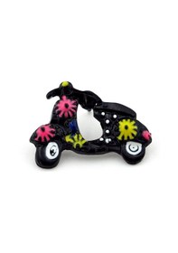 Resim Solfera Çiçekli Siyah Vespa Scooter Yaka Çanta Süsü Metal Rozet Pin Rz145 
