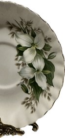 Resim İngiliz Royal Albert Trilyum çiçekleriyle süslü enfes çay fincanı 