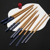 Resim 5 Çift Zarif Bambu Sushi Çatalı İnce Mavi ve Beyaz Desenlerle - Kaymaz, Çok Renkli Japon Tarzı Masa Seti Sushi Severler İçin, Noel, Cadılar Bayramı, Paskalya, Hanuka, Şükran Günü, Sushi Yemek Seti İçin Mükemmel | İnce Desenli Çatal | Kaymaz Tutuş 