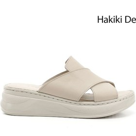 Resim Gönderi R Bej Çapraz Bantlı Dolgu Topuk Hakiki Deri Comfort Terlik Bej 