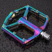 Resim Reflektörlü Geniş Platform Bisiklet Pedalları - Dağ, BMX, Yol Bisikletleri için Renkli Iridescent MTB Pedallar - Dayanıklı Metal Yapı, Güvenli Vida Bağlantısı, Çoklu Bisiklet Kullanımı, Bisiklet Aksesuarları, Günlük Konfor 