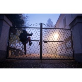 Resim Ledvance Smart 24W Wifi Dış Mekan Akıllı Sensörlü Kameralı Sarı Işık 1800lm Projektör 