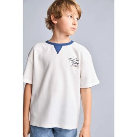 Resim DeFacto New Regular Fit Bisiklet Yaka Baskılı Waffle Kısa Kollu Ecru Tişört Erkek Çocuk H8063A826HS 