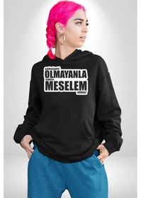 Resim Şahsiyeti Olmayyanla Şahsi Meselem Olmaz Yazılı Kadın Erkek Siyah Kapüşonlu Sweatshirt Hoodie Siyah 