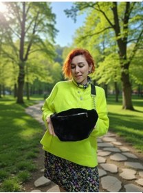 Resim Karan Tuhafiye Peluş Çapraz Askılı Kadın Çanta / Zincir Detaylı / Ayarlanabilir Sap / Astarlı siyah 