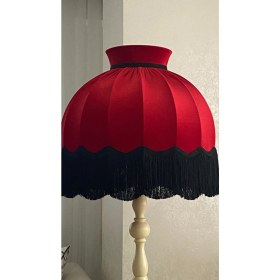 Resim Ayışığı Lambader Şapkası Kırmızı Siyah Saçaklı Ceviz Rengi Ahşap Ayak 