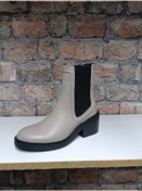 Resim ÇAĞLAR Bot Çizme Orijinal, hakiki dana derisinden üretilmiştir. İç kısmı yün ve deri kaplamalıdır. 