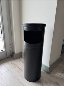 Resim AboutThePerfect Mat Siyah Ayaklı Büyük Çap 21cm Küllük, Şık ve Zarif Tasarım 