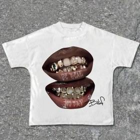 Resim Şık Yazlık Kadın T-Shirt, Cesur Altın Dişler & Kırmızı Dudaklar Baskılı - Rahat Kısa Kollu Yuvarlak Yaka, Yumuşak Polyester Karışımı, Makinede Yıkanabilir, Beyaz, Trendy Kıyafetler İçin Mükemmel, Trendy Sokak Giyimi | Grafik Ön Baskı | Esnek Kumaş 