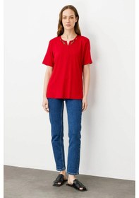 Resim Desen Triko Kadın Açma Yaka Nakış İşlemeli T-shirt 25703 Kırmızı Kırmızı 