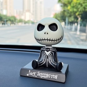 Resim DISNEY Jack Skellington Kabarcık Kafalı Bebek Araba Süsü - Cadılar Bayramı İskeleti Masa Süsü Ayaklı, Elektriksiz, Dayanıklı Plastik, İkonik "Noel Öncesi Kabus" Tasarımı, Araba veya Ev Dekorasyonu için Mükemmel, Film Temalı Dekor | İskelet Figürü | Koleksiyonluk Ürün, Cadılar Bayramı Araba Aksesuarları 