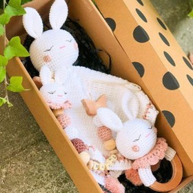 Resim Amigurumi Tavşan Uyku Arkadaşı - Çıngırak Beyaz-Mavi 