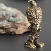 Resim 1 adet El Yapımı Çağdaş Bronz Kartal Heykeli, Modern Minyatür Kuş Heykeli, Masaüstü Paskalya Dekorasyonu, Oda Dekoru, Ev Dekorasyonu 