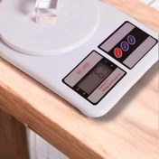 Resim budukkanda Kompakt Tasarım ve Tek Tuşla Sıfırlama Özelliğiyle Kullanımı Kolay Mutfak Tartısı 