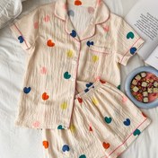 Resim Kadınların şık kalp desenli pijama takımı - Kısa kollu, cepli, düğmeli üst, şort, tüm mevsimler için giyilebilir, yetişkin beden, rahat uyku kıyafeti|Oyunca printi| Fabri 