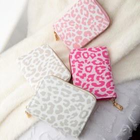 Resim Her Gün Zarafet - Kadınlar için Şık Leopar Desenli Cüzdan - Kompakt, Hafif ve Güvenli Fermuarlı Kapatma ile Kredi Kartları, Kimlik Kartları ve Madeni Paralar için Büyük Kapasite - Ona Mükemmel Hediye, Günlük İşe Gidiş Geliş veya Günlük Kullanım için, Günlük İşe Gidiş Cüzdanı | Şık Cüzdan | Hafif Çanta 