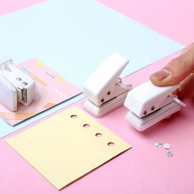 Resim 1 adet Kompakt Mini Tek Delikli Delgeç - Dayanıklı Plastik, El Yapımı Kağıt Delme için DIY Projeleri & Öğrenci Bağlama, El İşi ve Okul Malzemeleri için İdeal 