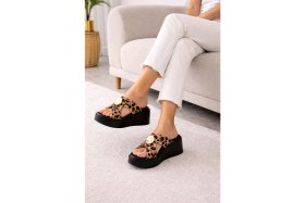 Resim Melinta Shoes Melinta Gold Detay Dolgu Topuk Kadın Terlik 