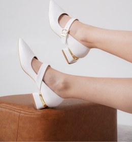 Resim Moda Değirmeni Beyaz Cilt Kadın Taş Toka Detaylı Kalın Topuklu Şık Klasik To MD1708-119-0002 