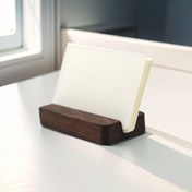 Resim Solid Wood Card Holder Masaüstü İş Walnut Ahşap İsim Kartı Kutusu Tabanı Yaratıcı Depolama Kutusu 