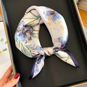 Resim Şık Mavi Çiçek Desenli Şal - 70cm, Yumuşak ve Nefes Alabilen Polyester, Kadın Modası, Saç Aksesuarları ve Şık Boyunluklar için Mükemmel, Şık Boyunluklar | Çiçek Desenli Şal | Pürüzsüz Dokulu 