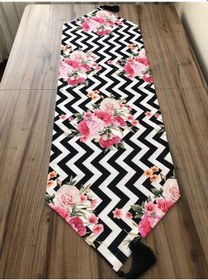 Resim Zigzag Zemin Üzerine Çiçek Desenli Runner Çok Renkli 