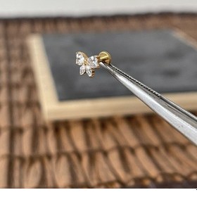 Resim Yüksek Kalite G23 Titanium Fiyonk Zirkon Altın Titanyum 6 X 1.2 MM Labret Piercing Altın 