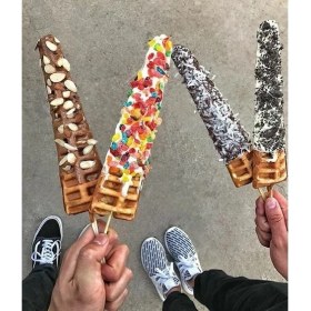 Resim Omake Kare Waffle Makinesi Çubuklu Çam 