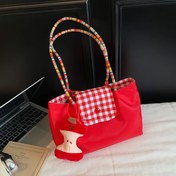 Resim Kadınlar İçin Büyük Kapasiteli Tote Çanta - Lacivert/Kırmızı Ekose Monokrom, Manyetik Kapatma, Geniş İş Çantası, Günlük Kullanım, Alışveriş ve Seyahat için Dayanıklı El Çantası, Oyuncaksı Cazibe Detayları, Sağlam Sap Yapısı 