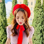 Resim Kadınlar İçin Kırmızı Yün Beret Şapka - Saten Fiyonklu, Hafif ve Şık Sanatçı Tarzı, Sevgililer Günü için Çok Amaçlı Moda Aksesuarı, Günlük Stil, Zarif Başlık, Yumuşak Dokulu 