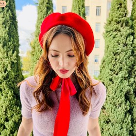 Resim Kadınlar İçin Kırmızı Yün Beret Şapka - Saten Fiyonklu, Hafif ve Şık Sanatçı Tarzı, Sevgililer Günü için Çok Amaçlı Moda Aksesuarı, Günlük Stil, Zarif Başlık, Yumuşak Dokulu 