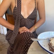 Resim Kadınların Retro Tarzı Siyah ve Beyaz Polka Dot Derin V Yaka Halter Elbise - Sırtı Açık, Kolsuz, Tüm Mevsimler İçin, Yetişkin, Günlük Kullanıma Uygun, Formal ve Günlük Kıyafet, Polka Dot Elbise | Halter Yaka, Büyük Beden Elbise 