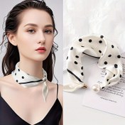 Resim Kadınların İnci Kolye Tokalı Siyah ve Beyaz Polka Dot Eşarp - Hafif Polyester, Bahar ve Yaz için Mükemmel, Şık ve Çok Yönlü Aksesuar, Günlük Kıyafet Aksesuarı | Polka Dot Deseni | Hafif Kumaş, Eşarp 