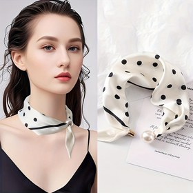 Resim Kadınların İnci Kolye Tokalı Siyah ve Beyaz Polka Dot Eşarp - Hafif Polyester, Bahar ve Yaz için Mükemmel, Şık ve Çok Yönlü Aksesuar, Günlük Kıyafet Aksesuarı | Polka Dot Deseni | Hafif Kumaş, Eşarp 