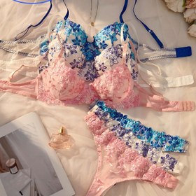 Resim Rastgele 1 Set, Mavi, Beyaz, Pembe, Tatlı Stil Çiçek Nakışlı İç Çamaşırı Seti, Çift Katmanlı Görünmez Sütyen ve Tanga, Sliky Fiber Kumaş Kaplı Rahat Sütyen ve Düşük Bel Külot, Zarif Günlük İç Çamaşırı Seti 