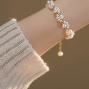 Resim Kadınlar için sevimli kedi pati baskılı taklit inci bilezik - Çekici boncuklu dokuma tasarımı, günlük giyim ve rahat etkinlikler için mükemmel, kış aksesuarı, oyunlu aksesuar | Çekici bilezik | Taklit inci boncuklar, kedi takıları 