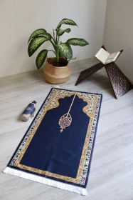 Resim Pratik Ve Taşınabilir Ipek Dokulu Keseli Seccade Mihrap Desenli S10017 Lacivert 