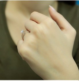 Resim Lova D Renk 0,62 Karat Pırlanta Tektaş Yüzük - HRD Sertifikalı 