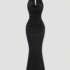 Resim Elegant Long Dress, V-Neck ve Backless Tasarımıyla, Halter Neck ve Pleated Detaylarıyla Özelliktedir. 