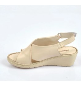 Resim Pierre Cardin PC6907 Kadın Dolgun Taban Sandalet 