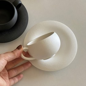 Resim 1 takım 280 ml / 110 ml beyaz ve siyah eski mat taş desenli seramik yumurta şekilli kahve fincanları ve tabaklar, çiçekli fincanlar, latte fincanları, espresso fincanları ve tabakları, öğleden sonra çay fincanları, süt fincanları, zarif hediyeler, doğum günü hediyeleri 