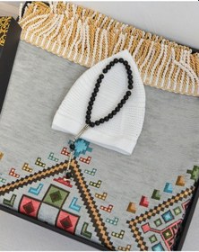 Resim Erkekler İçin Seccade Takke Tesbih Hediyelik Seti Kilim Desenli Kadife Astarlı Seccade, 33 Lü Erkek Tesbihi, Takke Ve Özel Kutu Gri 