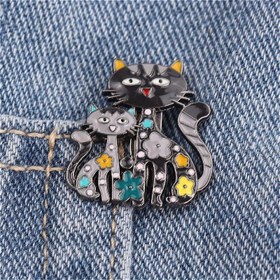 Resim Sihirli Siyah Kedi ve Çiçek Emaye Broş Pin - Renkli Çiçek Detayları, Rahat Kıyafetler İçin Şirin Tasarım, Kedi Sevgilileri İçin Mükemmel, Kedi Aksesuarları 