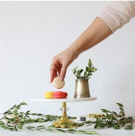 Resim Akayev Mermer Beyaz 25 Cm Altın Barok Ayak Sunum Tabağı 